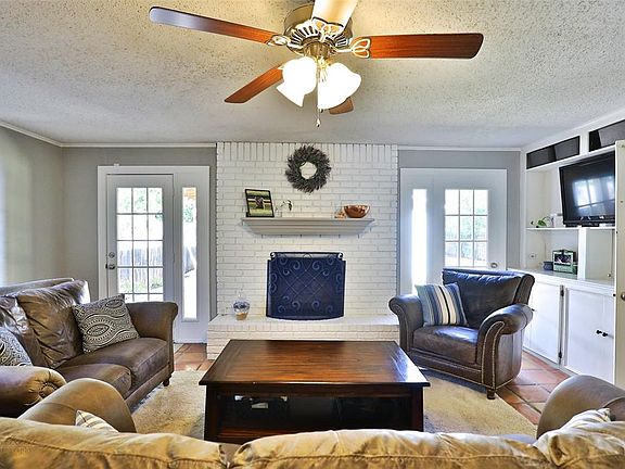 3rd image of 3334 Ward Dr