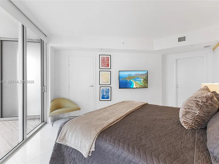 1300 Brickell Bay Dr #10 — Photo 7