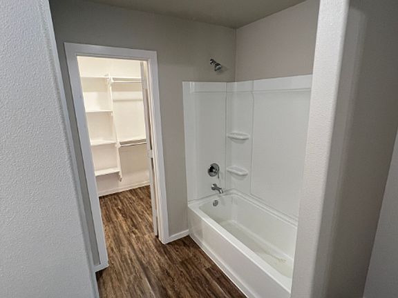 4th image of 2115 Langford Ave Unit A