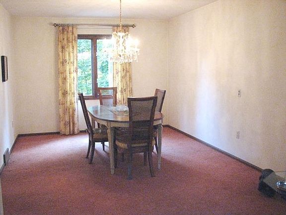 5th image of 738 Skyland Dr
