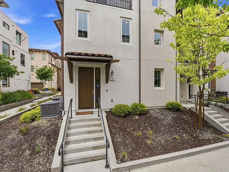 3078 Empoli Ln #5 — Photo 37