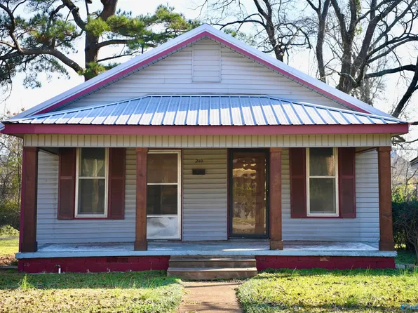 210 4th Ave NW, Decatur, AL 35601
