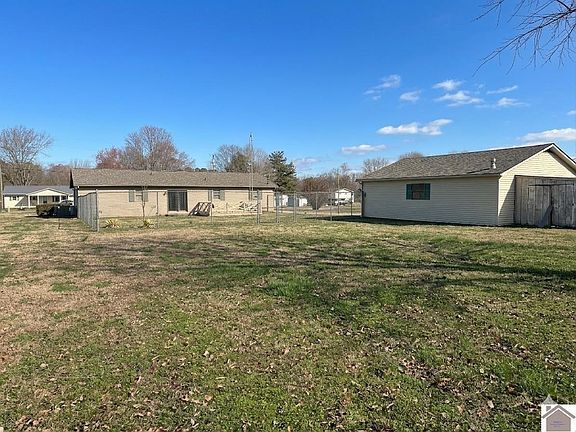 5th image of 331 Perry St