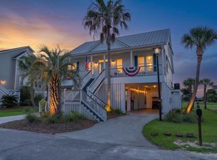 8 Battery Park Rd, Edisto Island, SC 29438