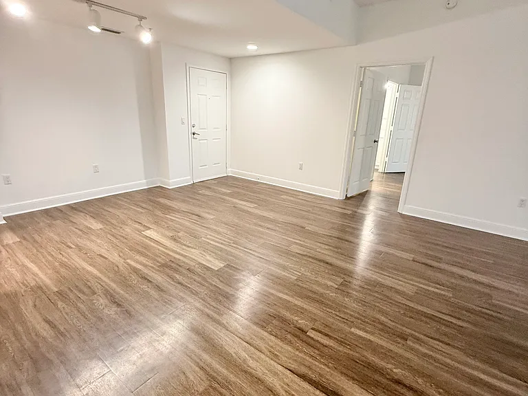 255 Evernia St #1011 — Photo 4