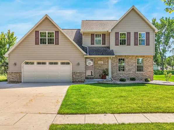 2014 Charles St, De Pere, WI 54115