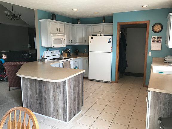 4th image of 7711 S 21st St