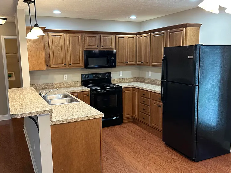 126 High Pointe Dr — Photo 11