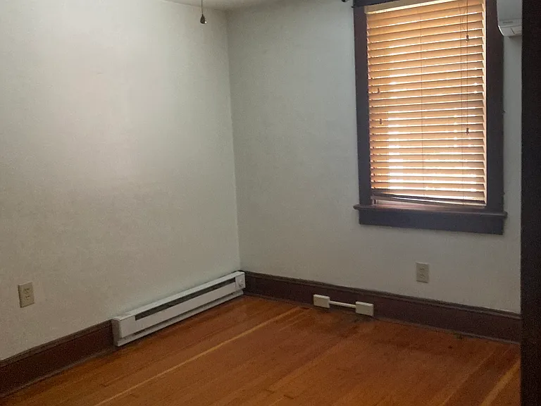 27 E 4th St #1 — Photo 11