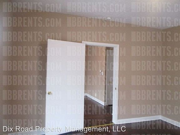 5th image of 2105 Logan Ave #1