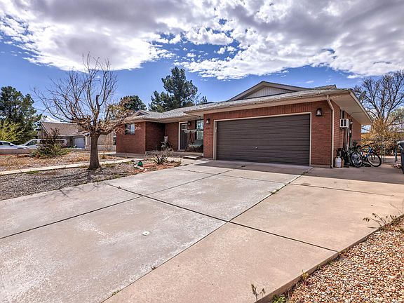 3rd image of 1797 N Sagebrush Dr