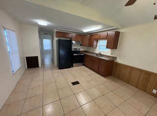 420 S Lake Ave #8, Tavares, FL 32778