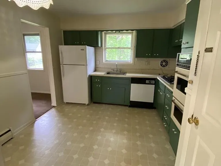 721 Lawrence Rd — Photo 8