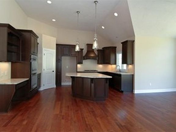 2nd image of 807 Reigh Ct