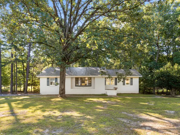 2726 Heather Dr, Sanford, NC 27330