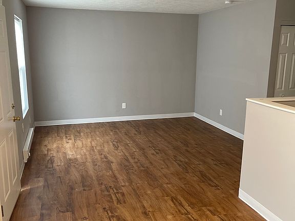4th image of 2968 N Gale St