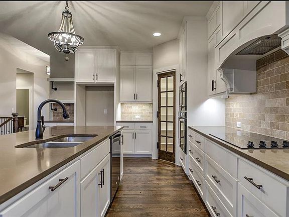 3rd image of 4728 Saratoga Ct