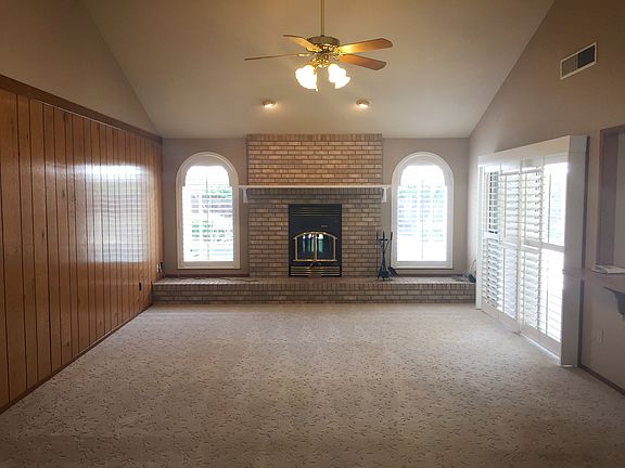 5th image of 3055 Aspen St