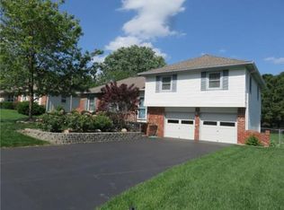 6119 Hauser Dr, Shawnee, KS 66216