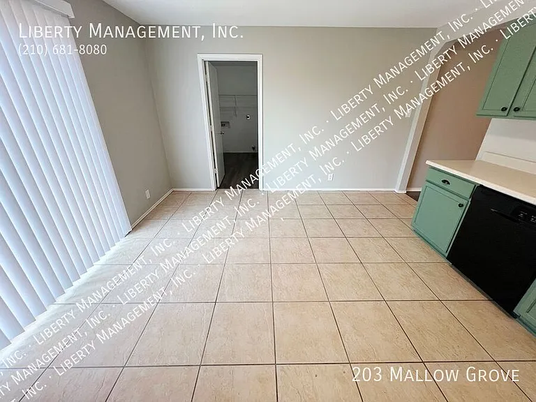 203 Mallow Grv — Photo 14