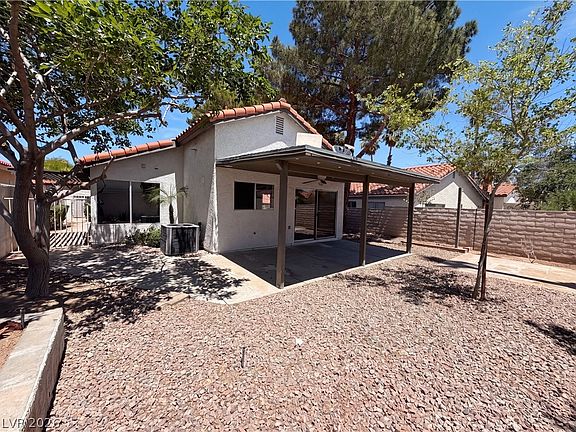 5th image of 699 Thousand Oaks Dr