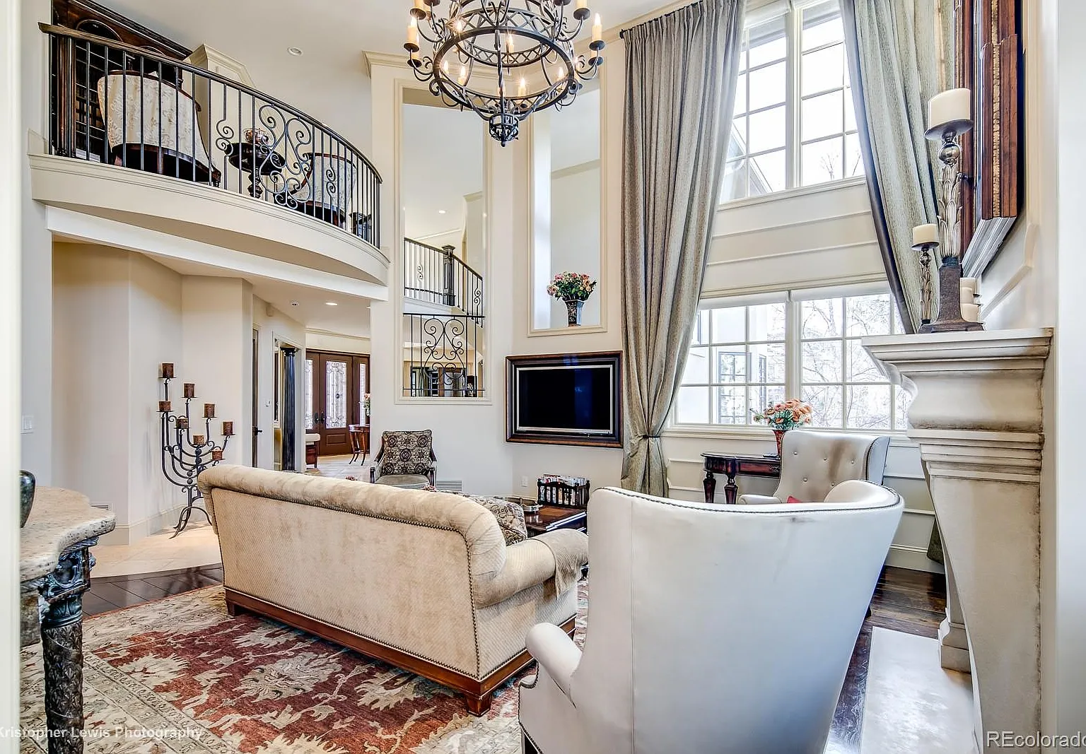 6 bed, 6.5 bath, 6259 sqft, $10,000 — Photo 1