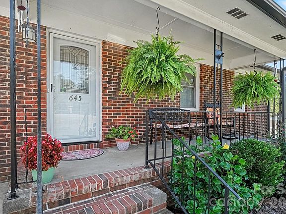 4th image of 645 Pine Ridge Rd #54