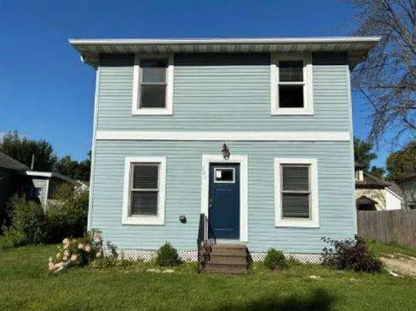 221 11th Ave NE, Rochester, MN 55906