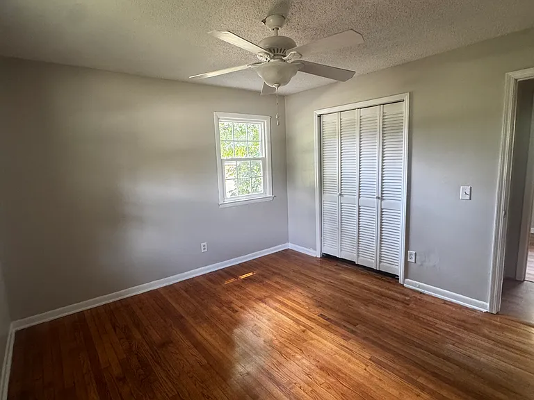 245 Springdale Hghts Rd — Photo 9