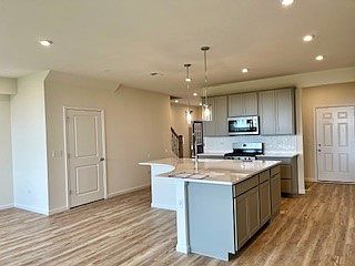 2nd image of 2223 Ryegrass Ln #69004