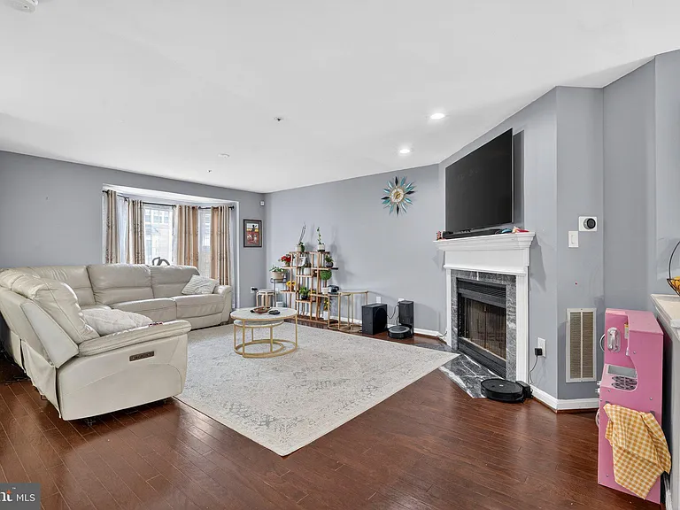 3818 Early Glow Ln — Photo 10