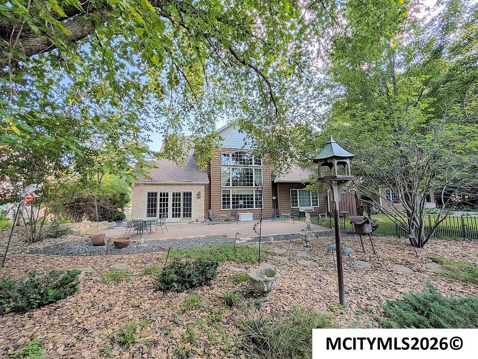 1st image of 2030 Hunters Ridge Dr