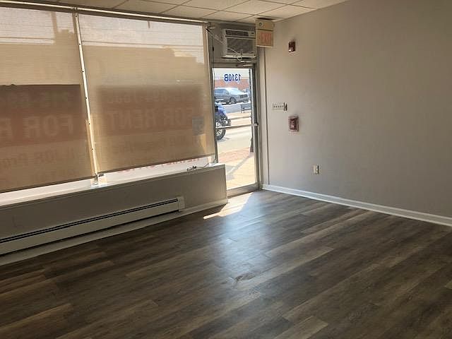 2nd image of 1310B Easton Rd #B