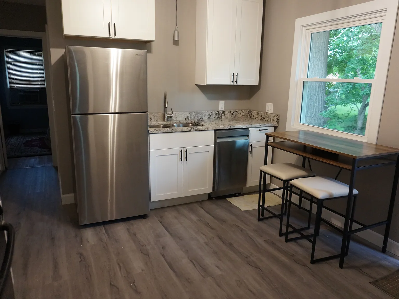 1 bed, 1100 sqft, $1,800 — Photo 3