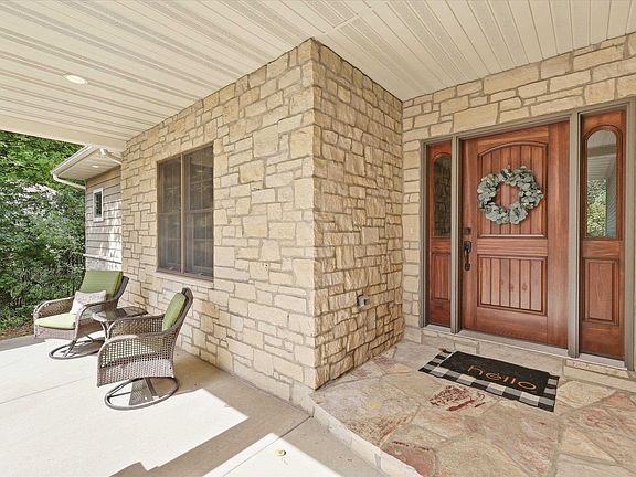 3rd image of 1387 Radcliff Rd