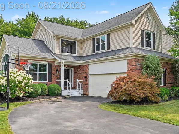 388 Lakeshore Pointe Dr, Howell, MI 48843