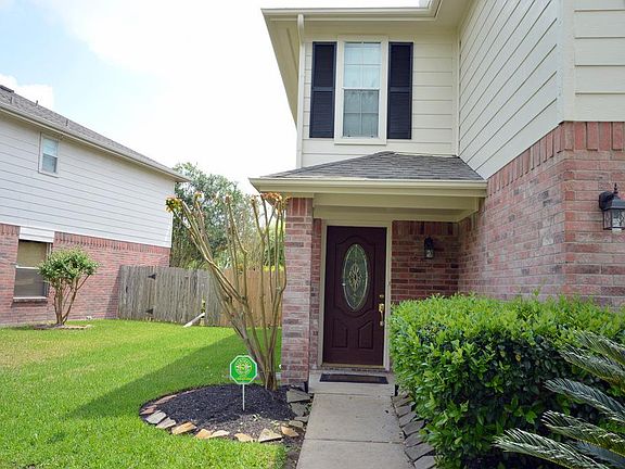 Covered front porch.
