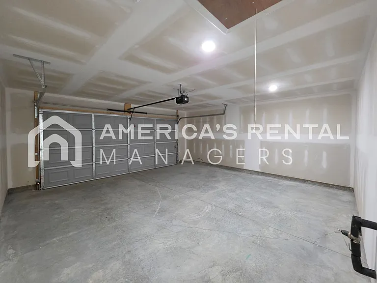 10304 Squires Way — Photo 19
