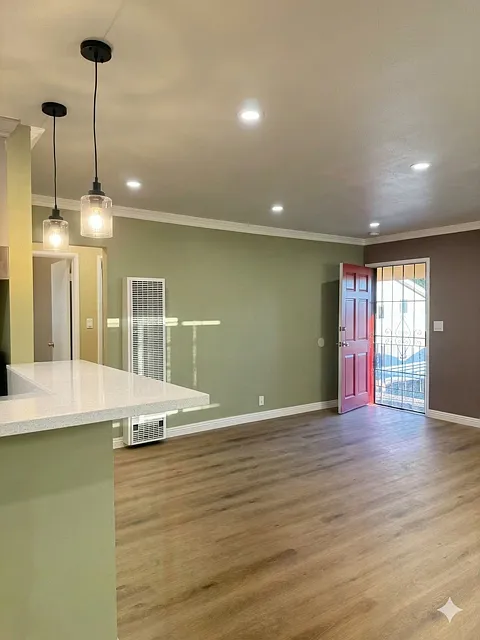2 bed, 700 sqft, $2,895 — Photo 3