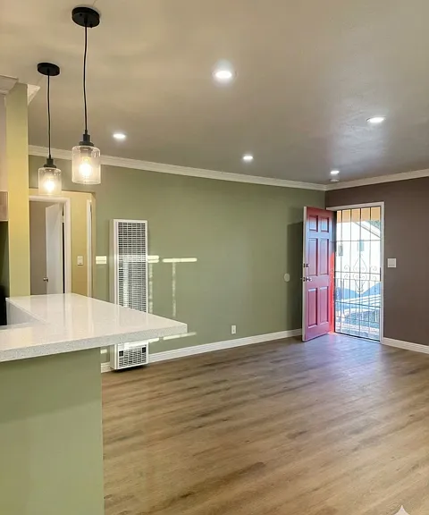 14241 Broadway #B — Photo 3