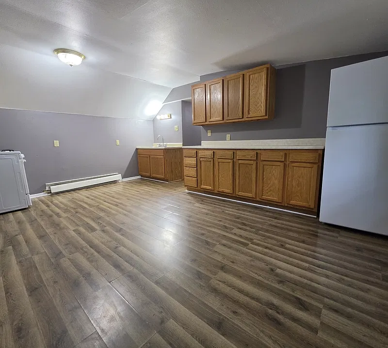 3 bed, 1.0 bath, $1,299 — Photo 4
