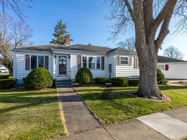 101 E D St, Alpha, IL 61413