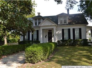 270 Salem Ave, Holly Springs, MS 38635