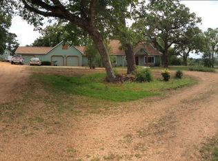 107 Mountain Valley Dr, Smithville, TX 78957