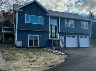 58 Pleasant St, Southampton, MA 01073