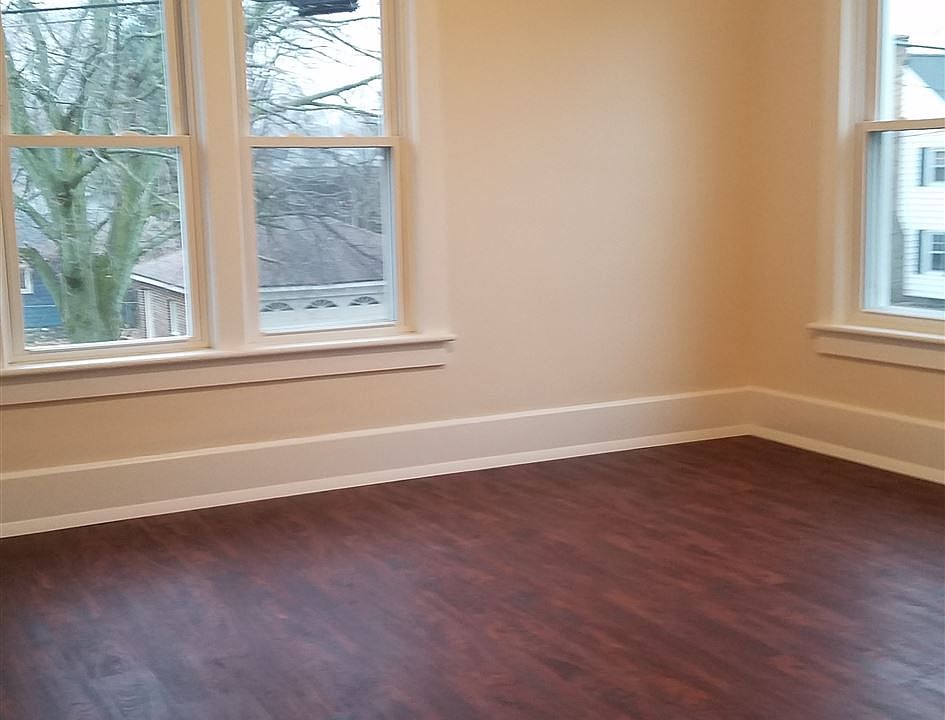 736 1/2 Carlton Blvd, Jackson, MI 49203 Zillow