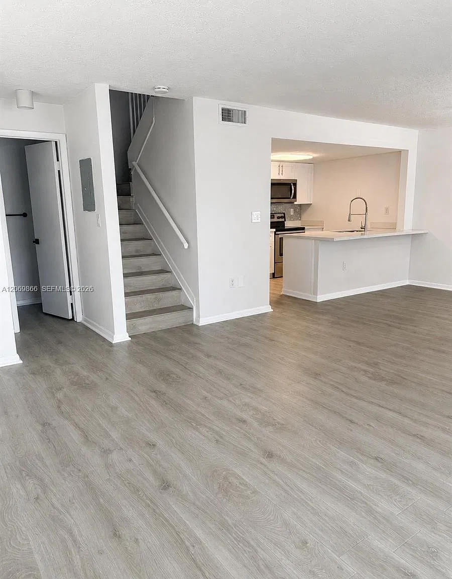 2 bed, 2.5 bath, 1000 sqft, $2,900 — Photo 1