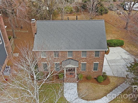 2nd image of 115 Chesney Glen Dr