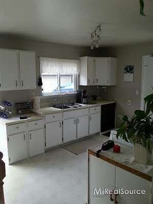 5th image of 44214 Gibson Dr