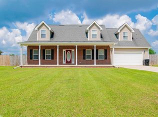 136 Eagles Loop, Robertsdale, AL 36567